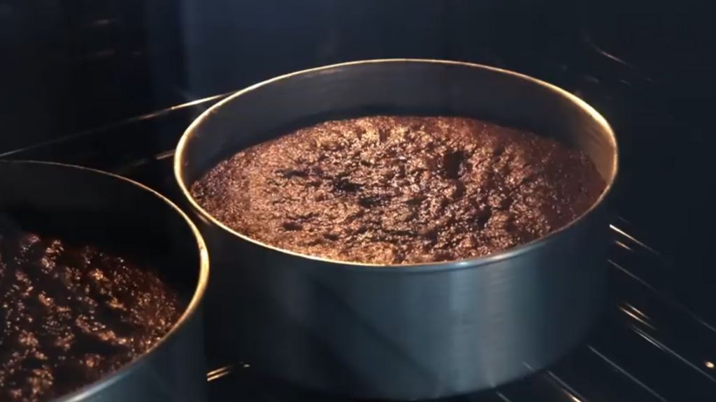 Take the cake in the pan